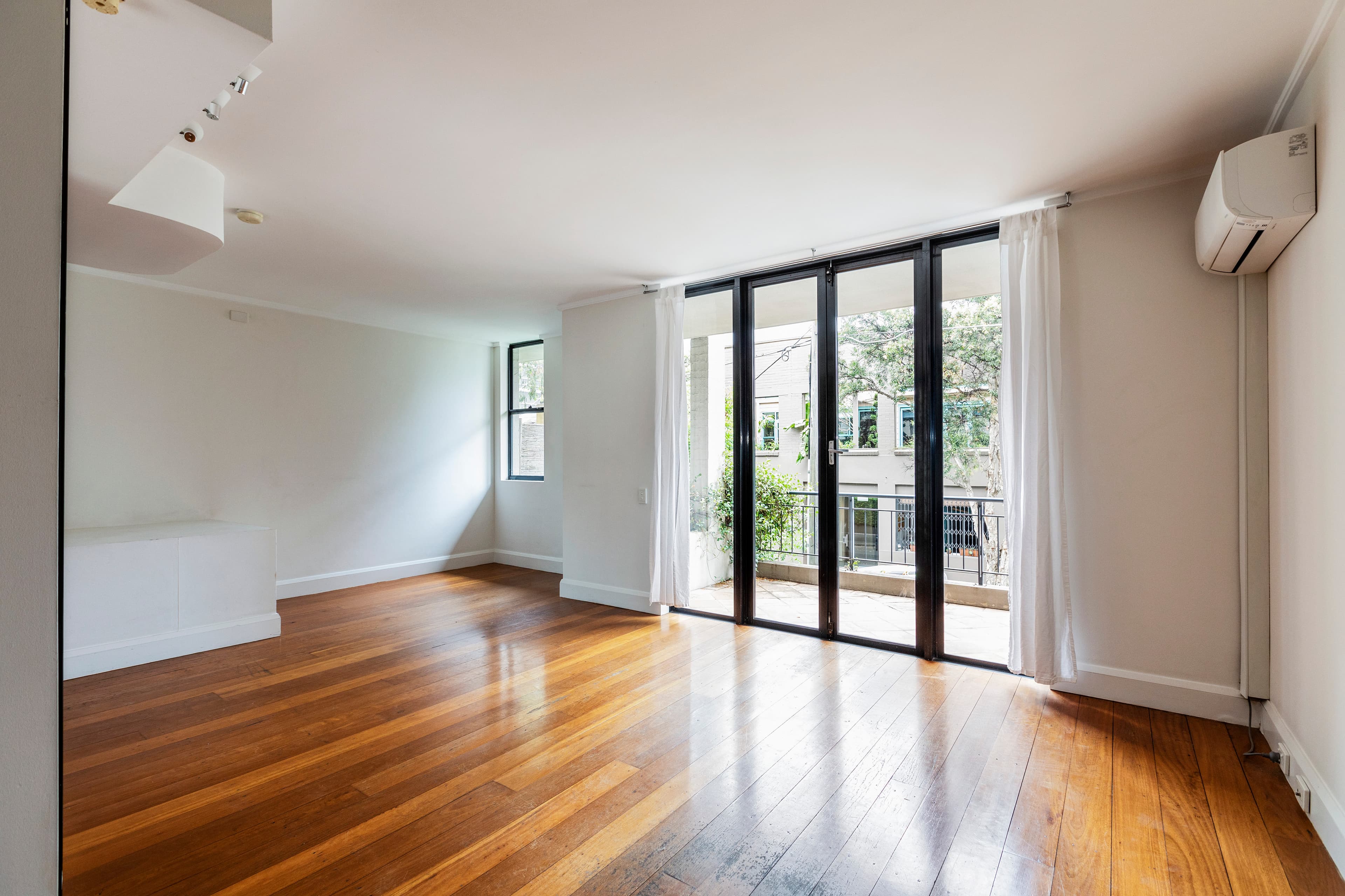 4/12-22 Corben Street, Surry Hills - Thumbnail 3