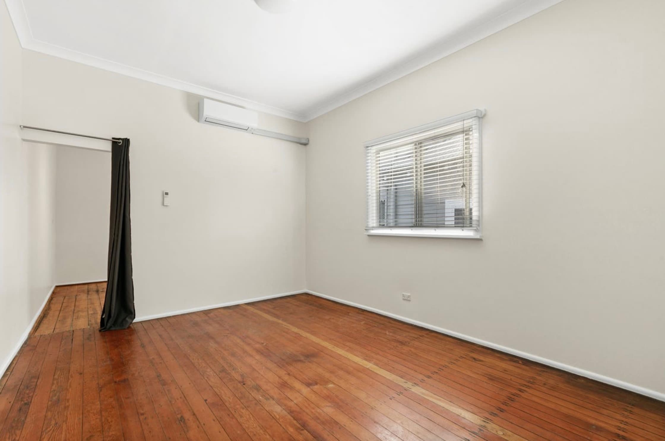 74 O'Neill Street, Lilyfield - Thumbnail 3
