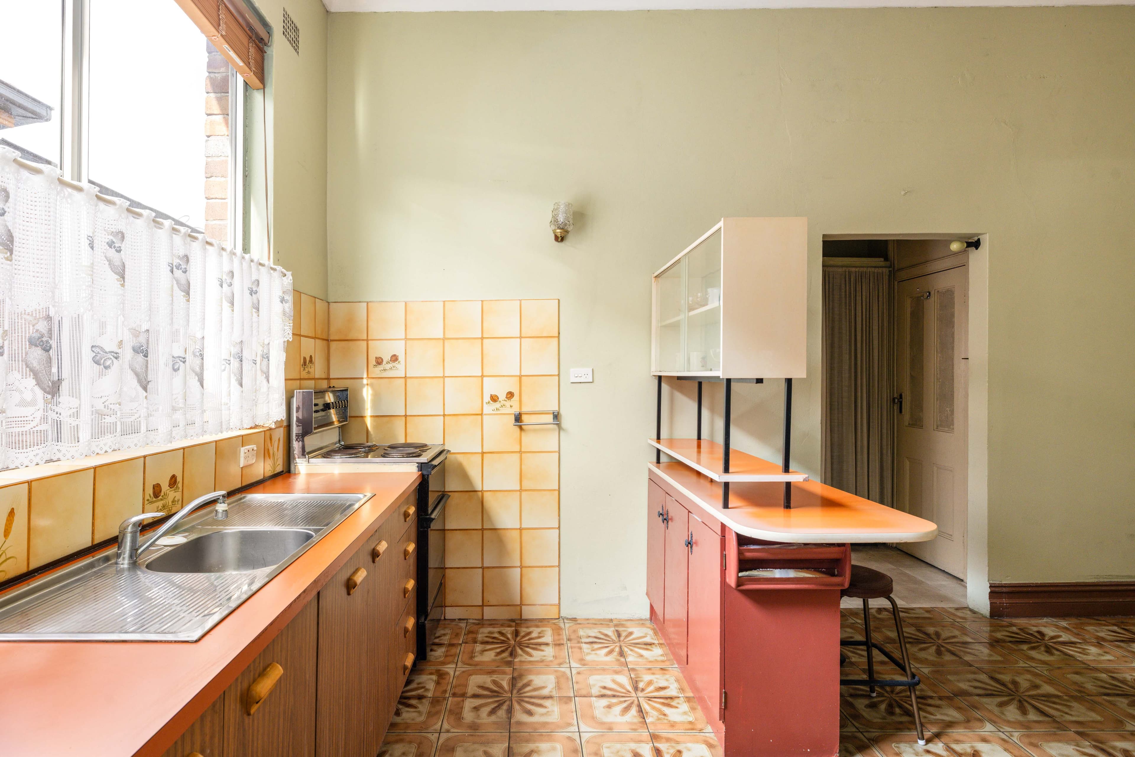 37 Macaulay Road, Stanmore - Thumbnail 2