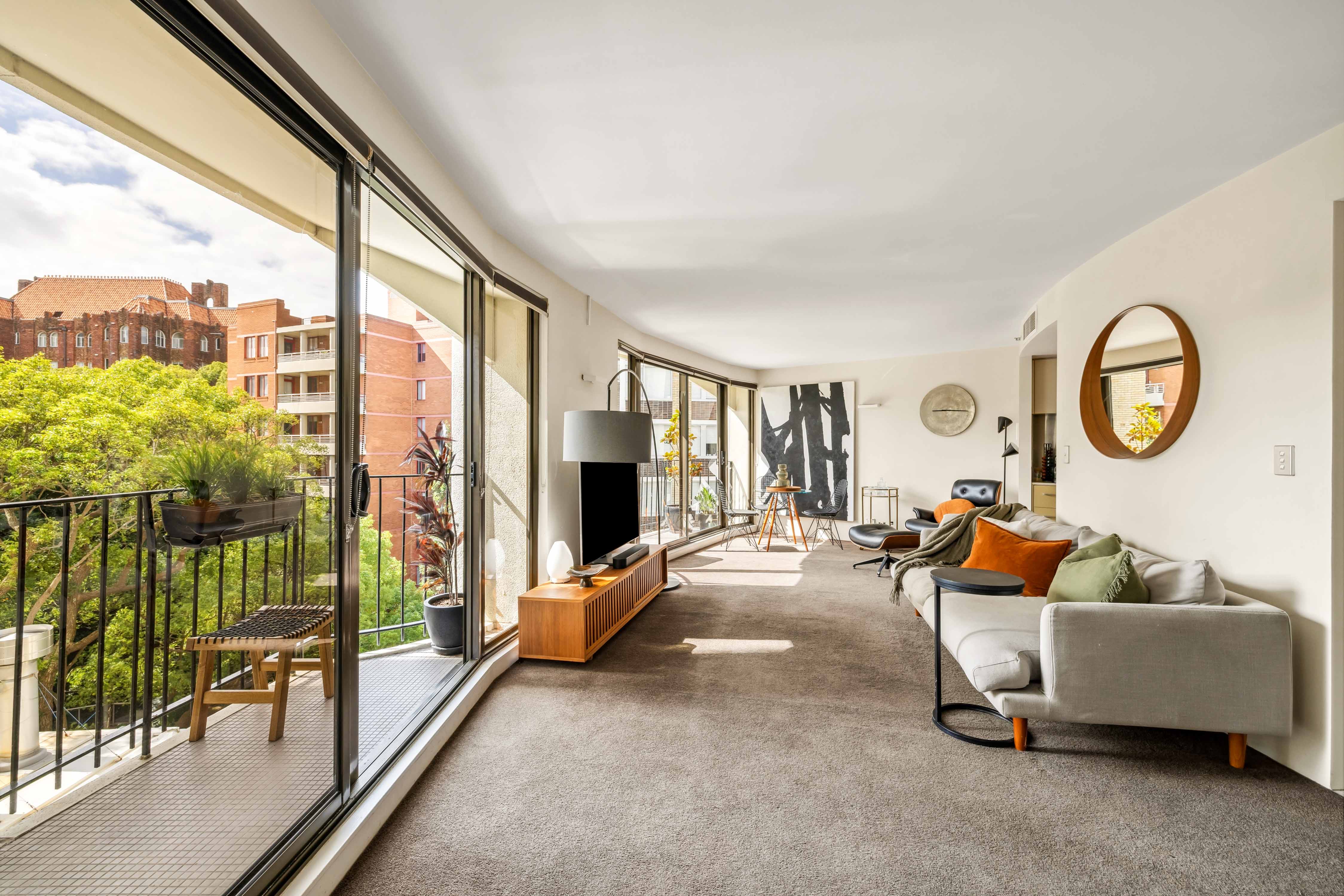 401/2 Elizabeth Bay Road, Elizabeth Bay - Thumbnail 2