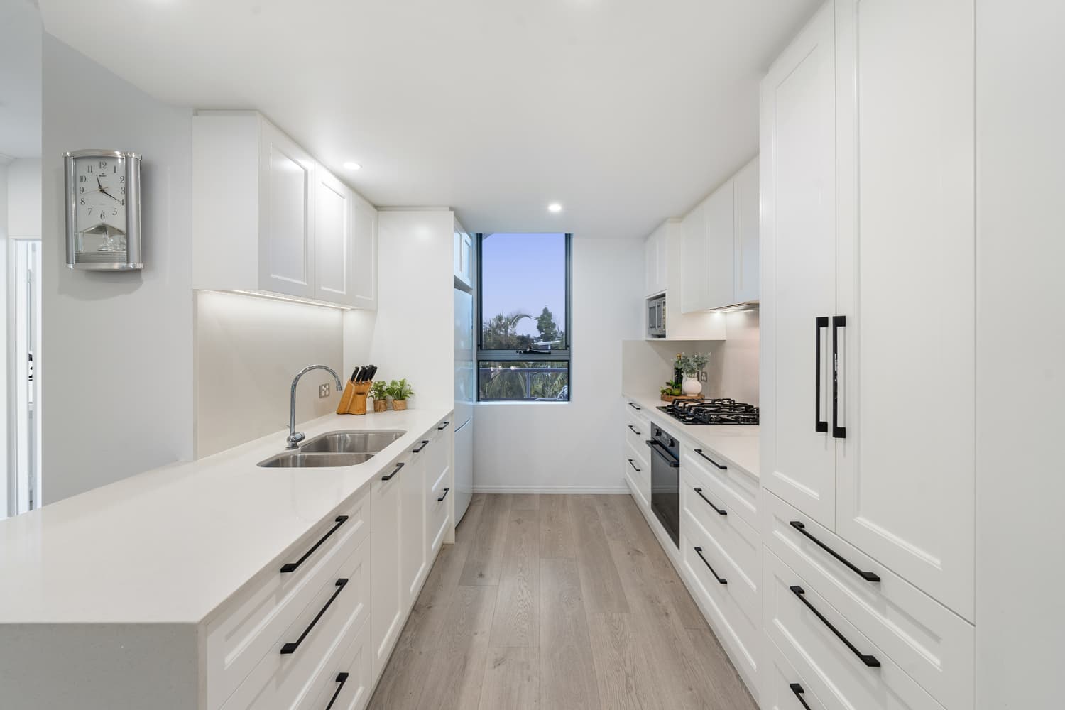 16i/28 Bayview Street, Runaway Bay QLD 4216, Runaway Bay - Image 1