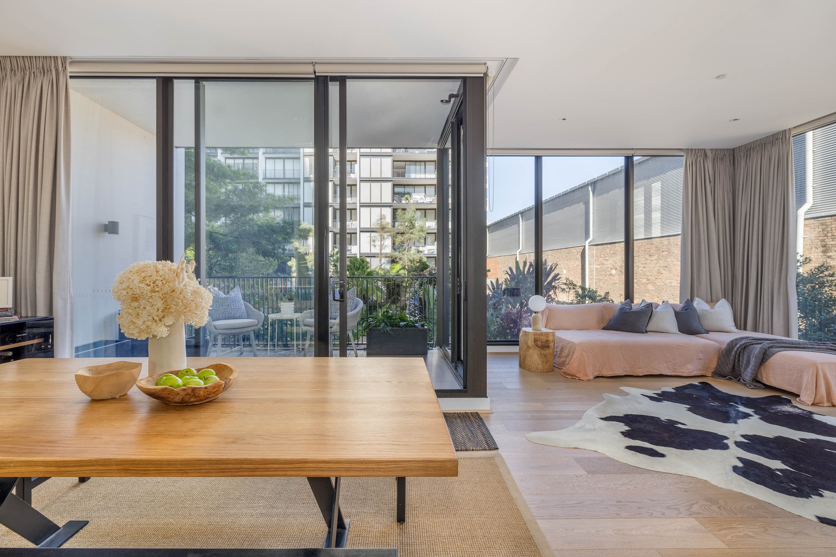 202/19 Dunkerley Place, Waterloo - Thumbnail 2