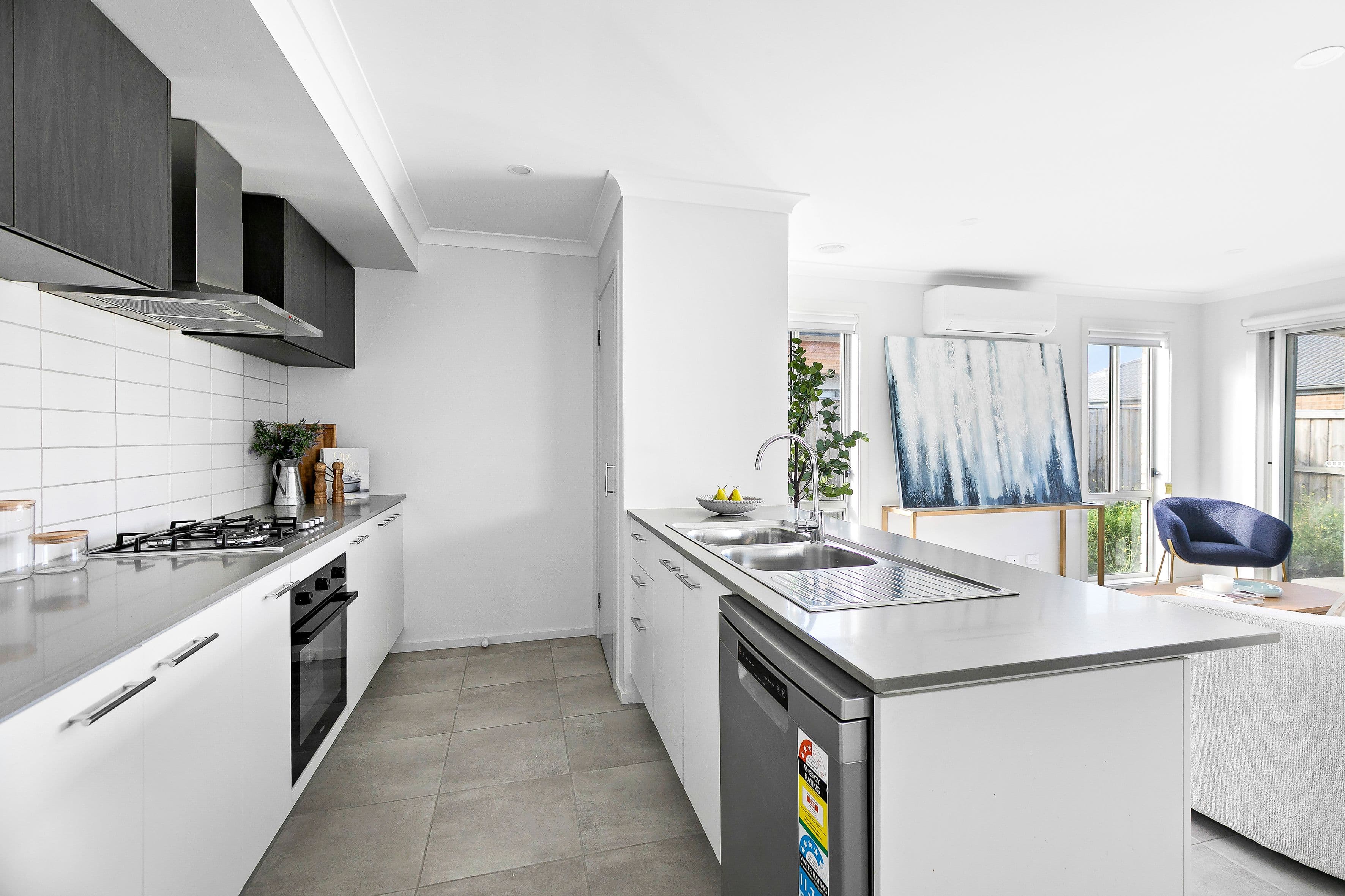 24 Beaconsfield Drive, Mickleham VIC 3064, Mickleham - Thumbnail 2