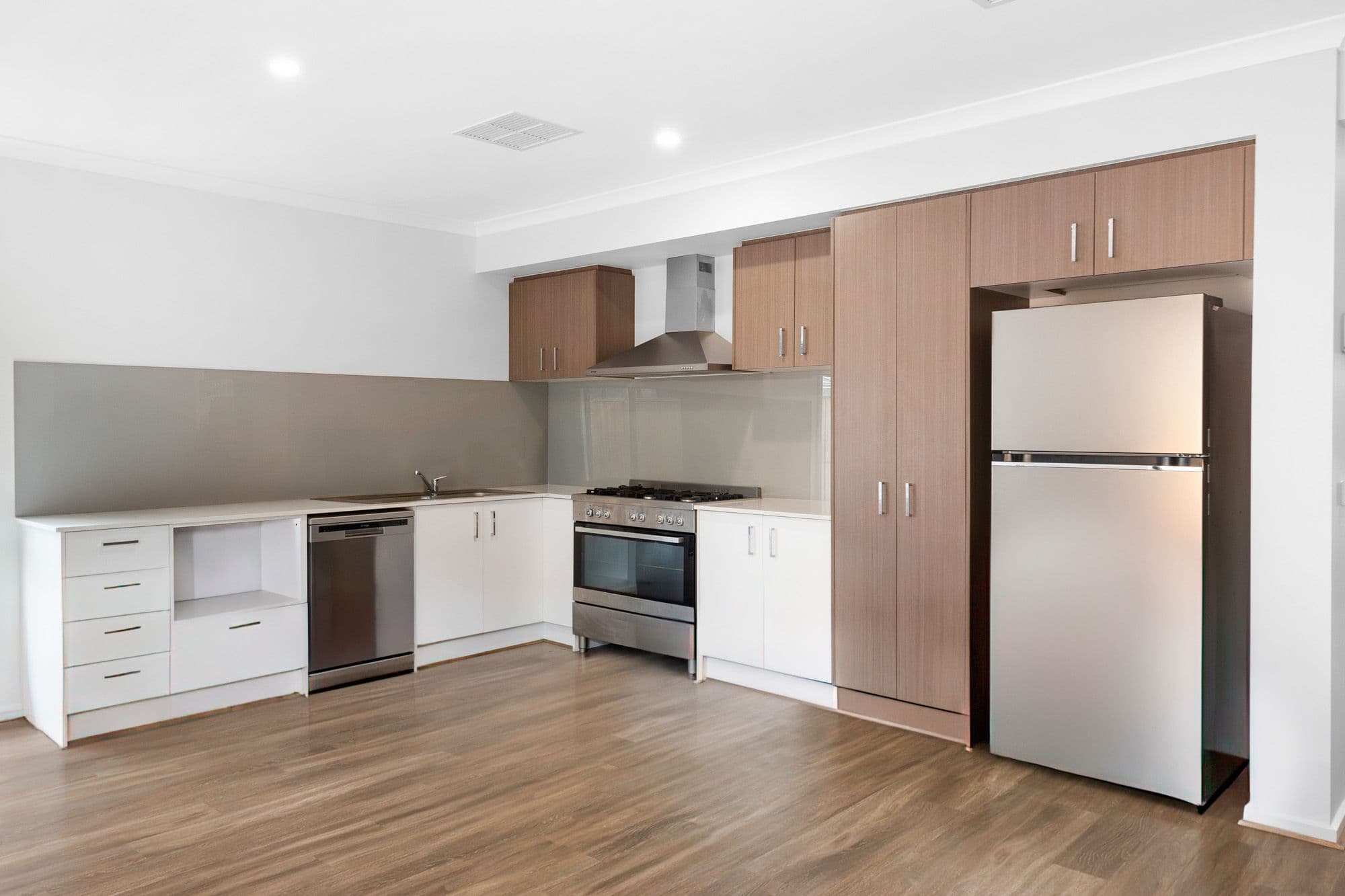 32 Maggie Crescent, Mambourin VIC 3024, Mambourin - Thumbnail 4