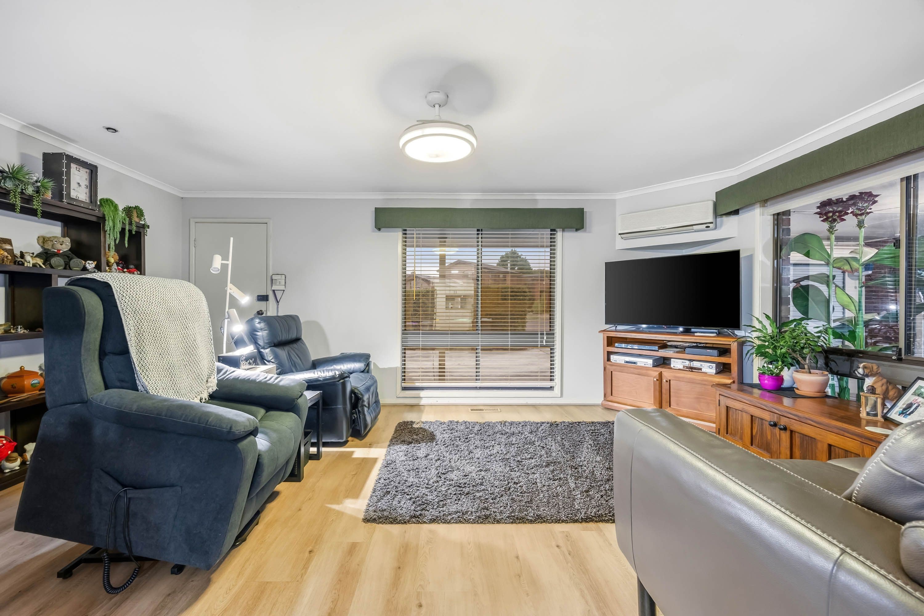 8 Sainsbury Court, Mount Clear VIC 3350, Mount Clear - Thumbnail 3