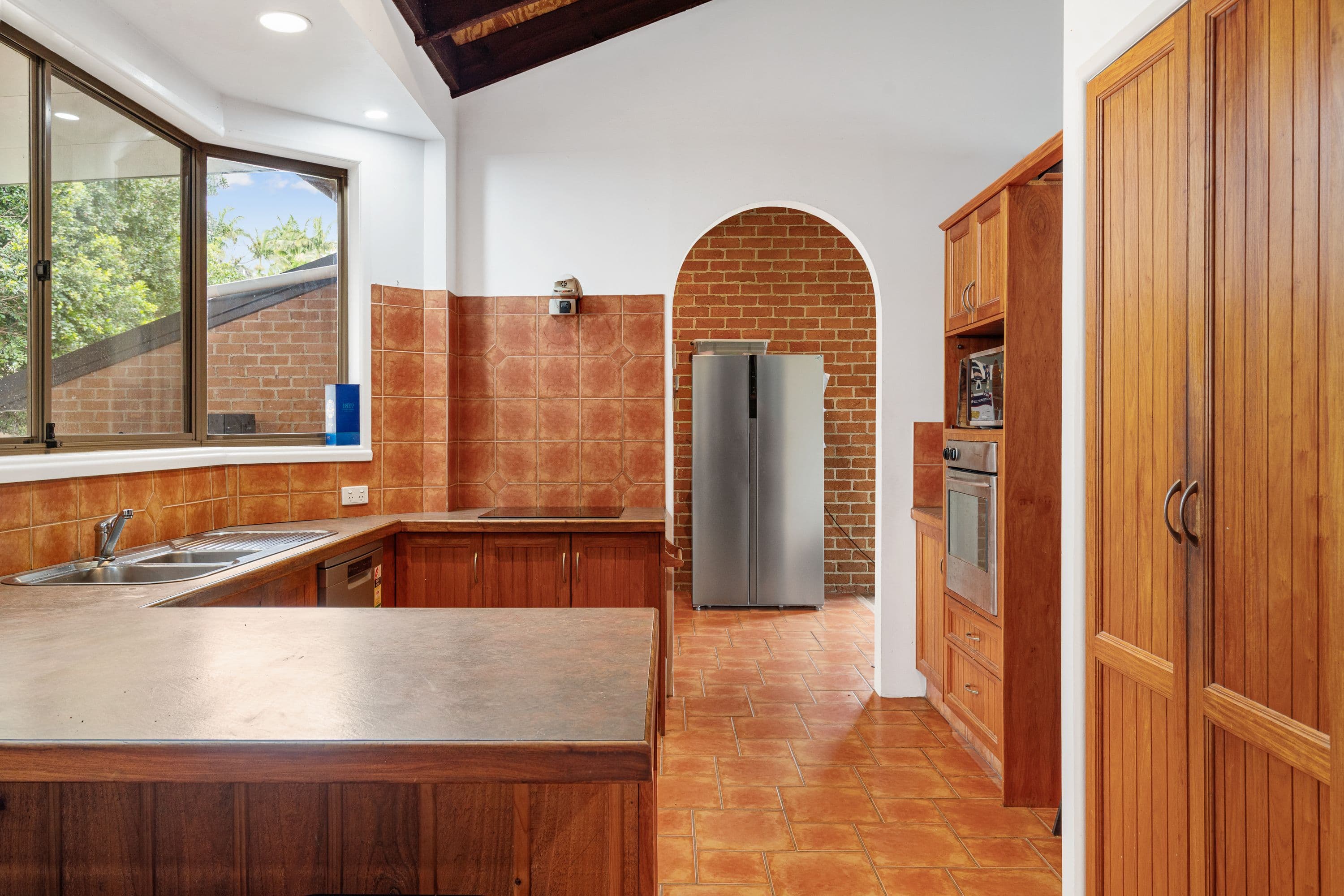 2 Exmouth Court, Elanora QLD 4221, Elanora - Thumbnail 8