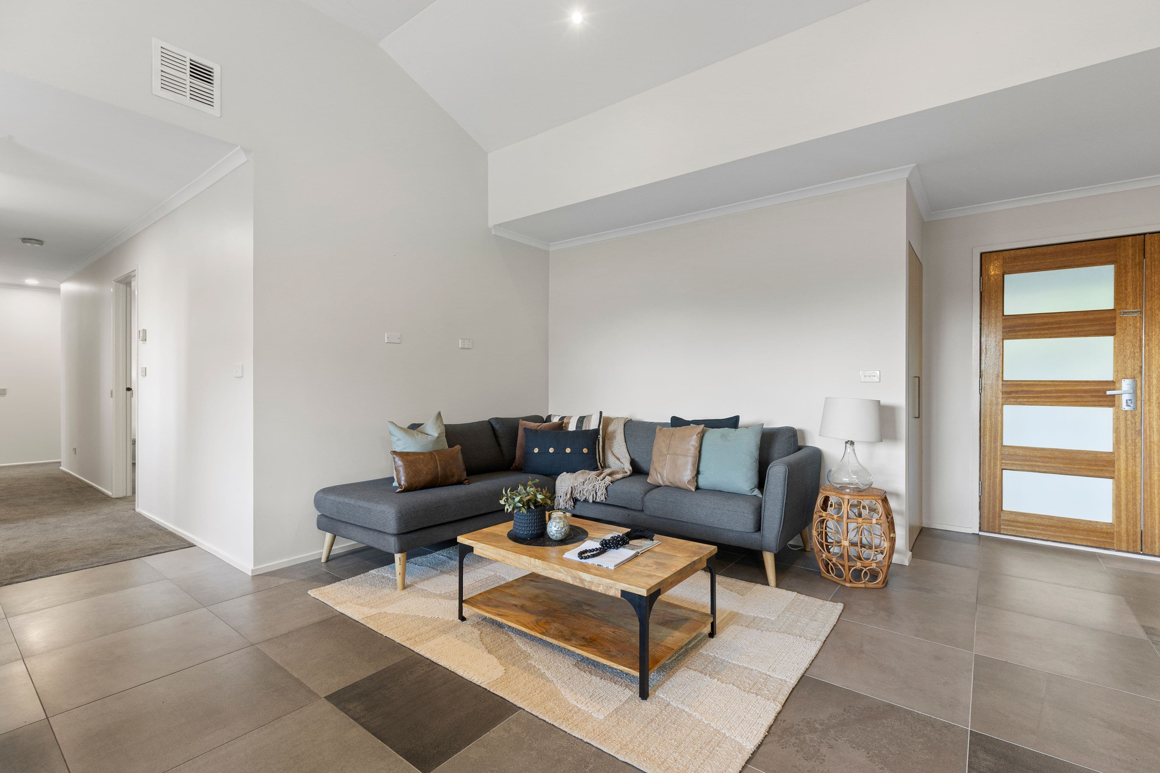 35 Bareena Avenue, Rowville VIC 3178, Rowville - Thumbnail 3