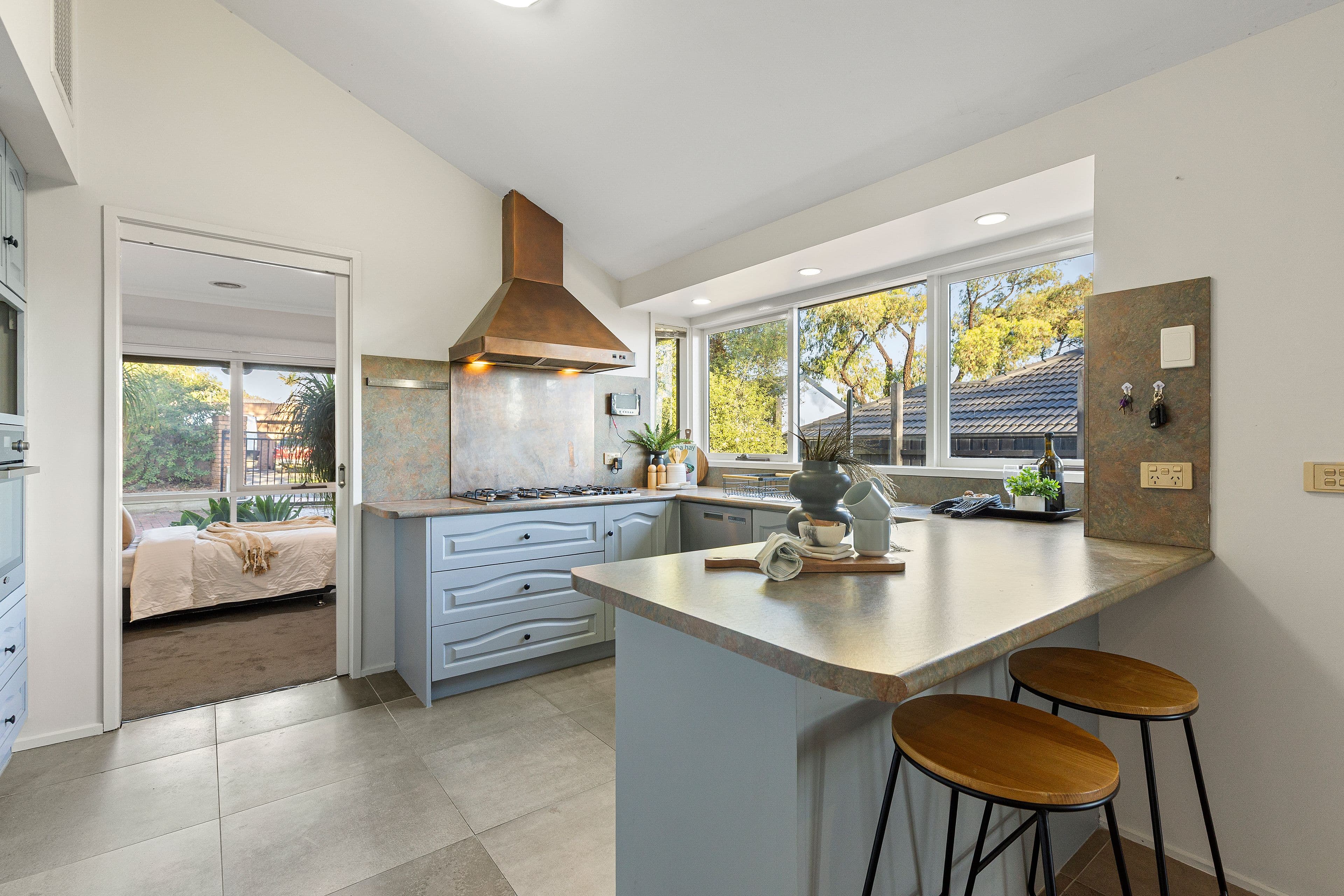 35 Bareena Avenue, Rowville VIC 3178, Rowville - Thumbnail 4