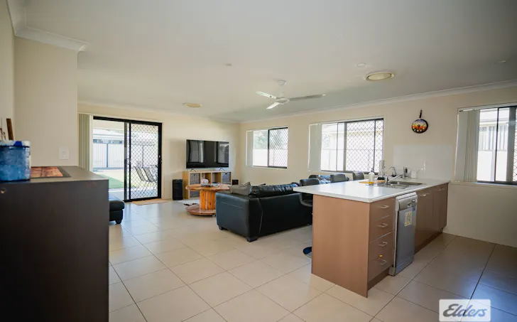 13 Courtney Street, Roma, QLD, 4455, Roma - Thumbnail 6