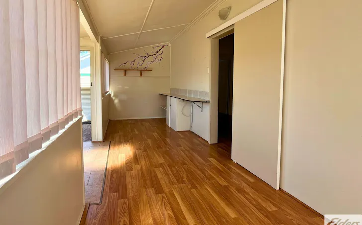 4 Denham Street, Warwick, QLD, 4370, Warwick - Thumbnail 3