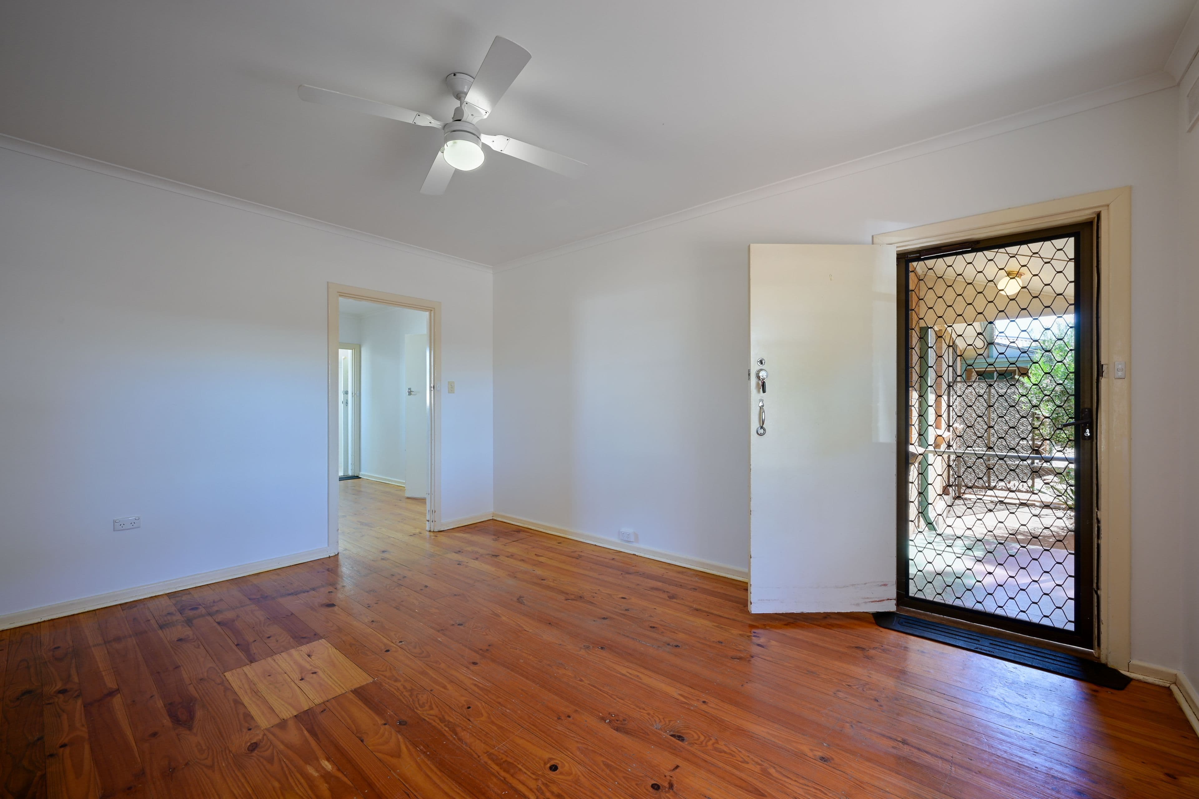 9-11 Reynolds Street, Whyalla Stuart SA 5608, Whyalla Stuart - Thumbnail 2