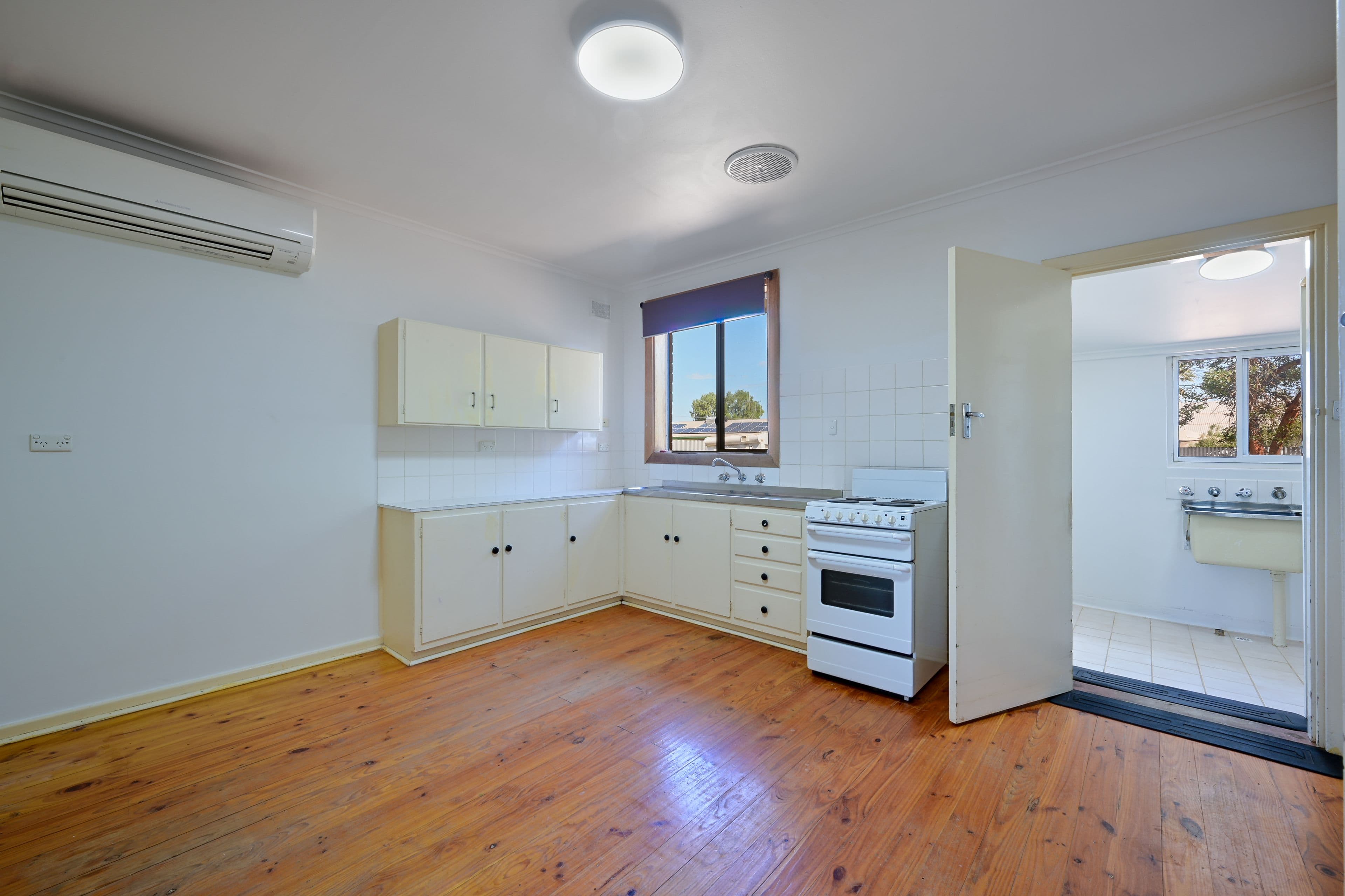 9-11 Reynolds Street, Whyalla Stuart SA 5608, Whyalla Stuart - Thumbnail 3