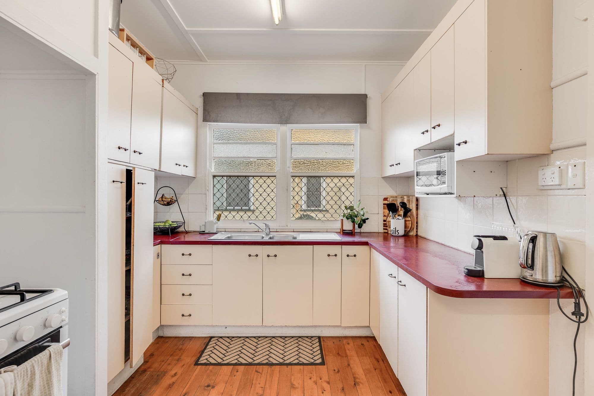 17 Ford Street, Rockville QLD 4350, Rockville - Thumbnail 2