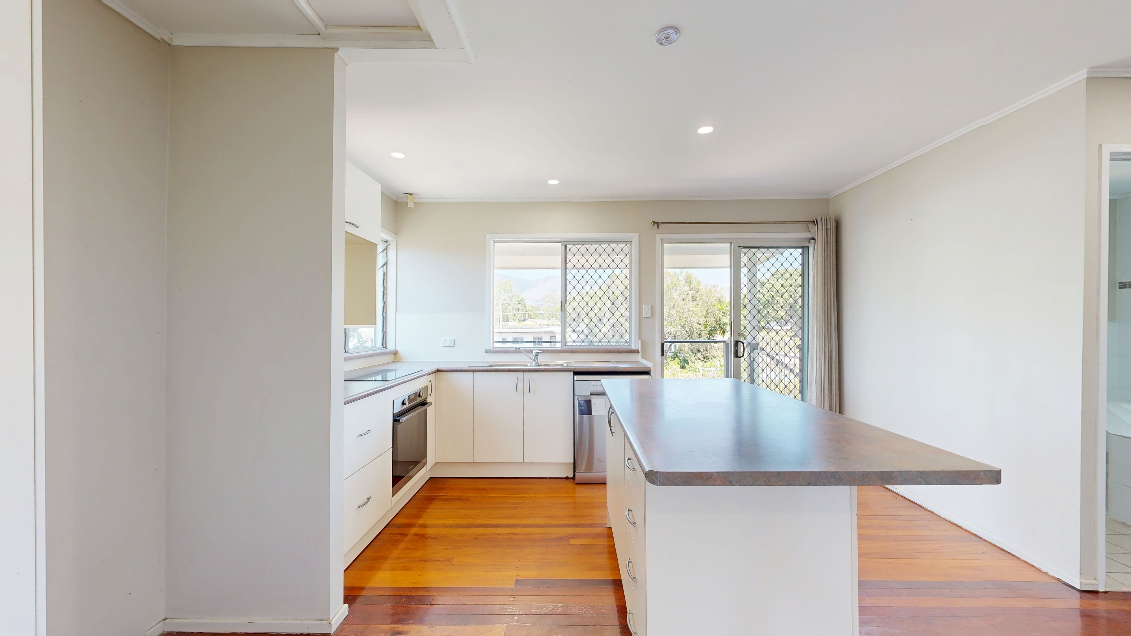 20 Nowland Avenue, Cranbrook QLD 4814, Cranbrook - Thumbnail 4