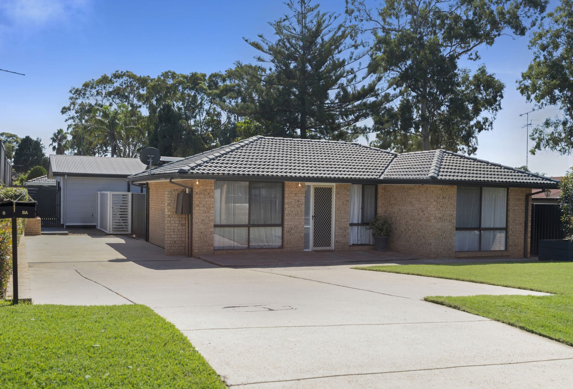 8 & 8a Mulgara Place, St Helens Park NSW, St Helens Park - Thumbnail 3