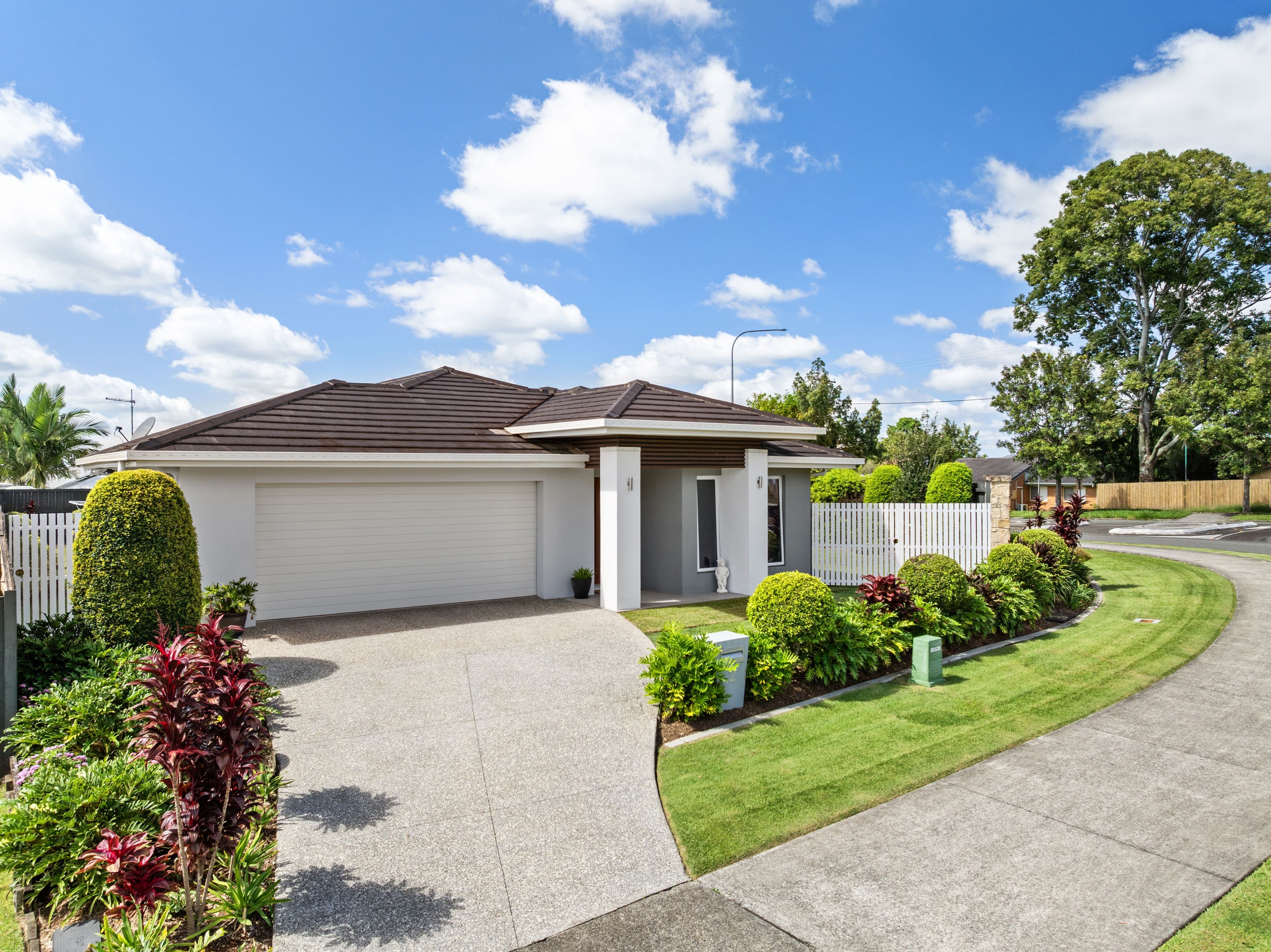 2 Pineview Drive, Beerwah QLD 4519, Beerwah - Thumbnail 2