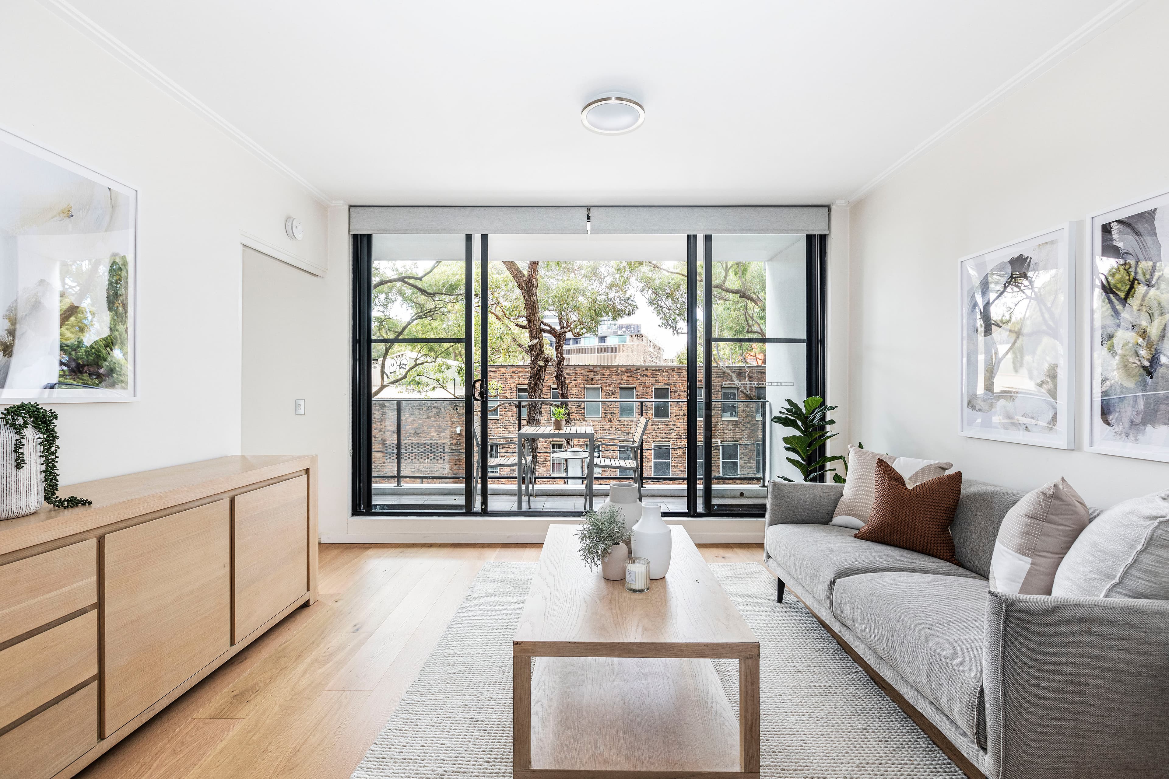202B/9 Hunter Street, Waterloo - Image 1