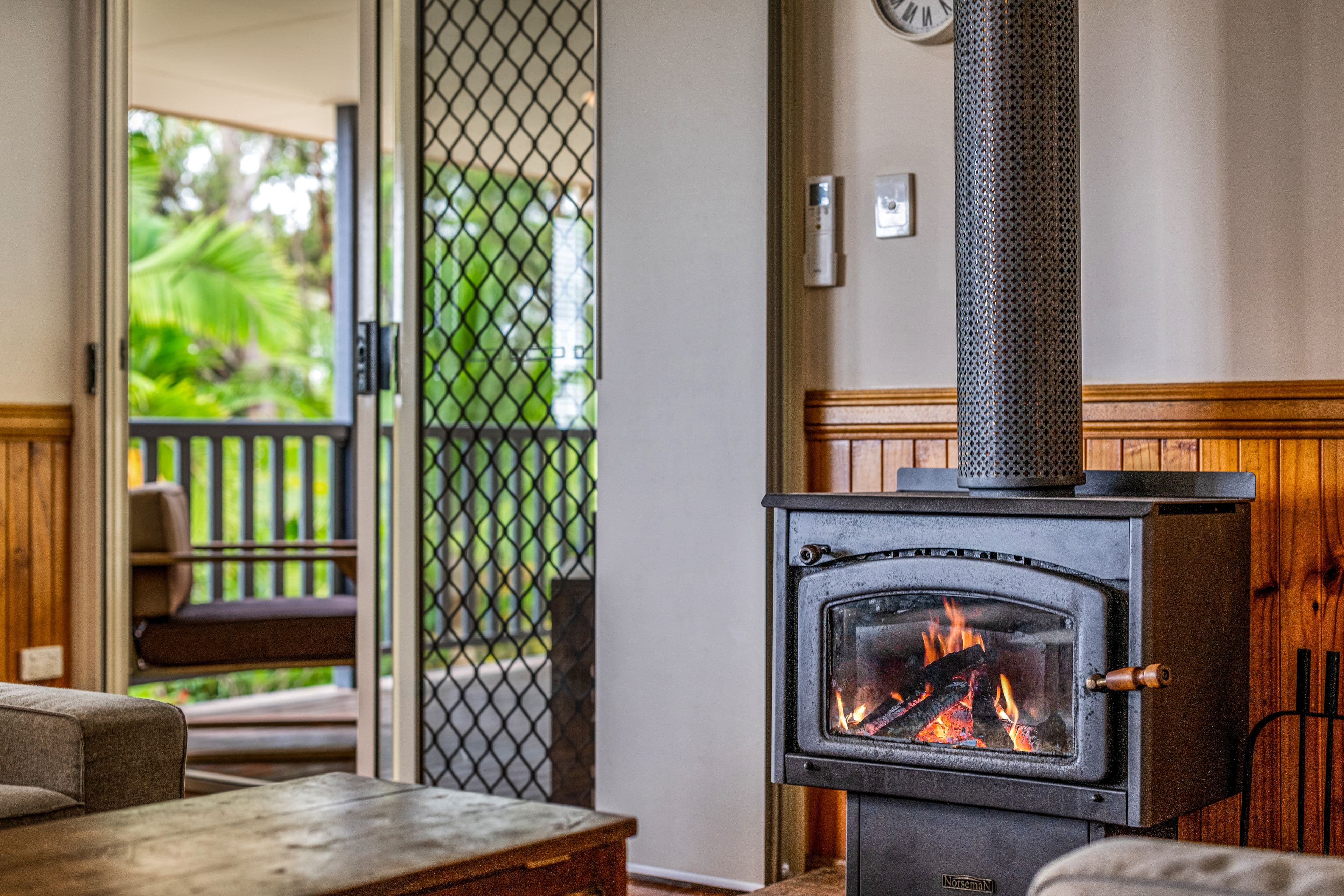 6 Knowles Place, Glass House Mountains QLD 4518, Glass House Mountains - Thumbnail 6