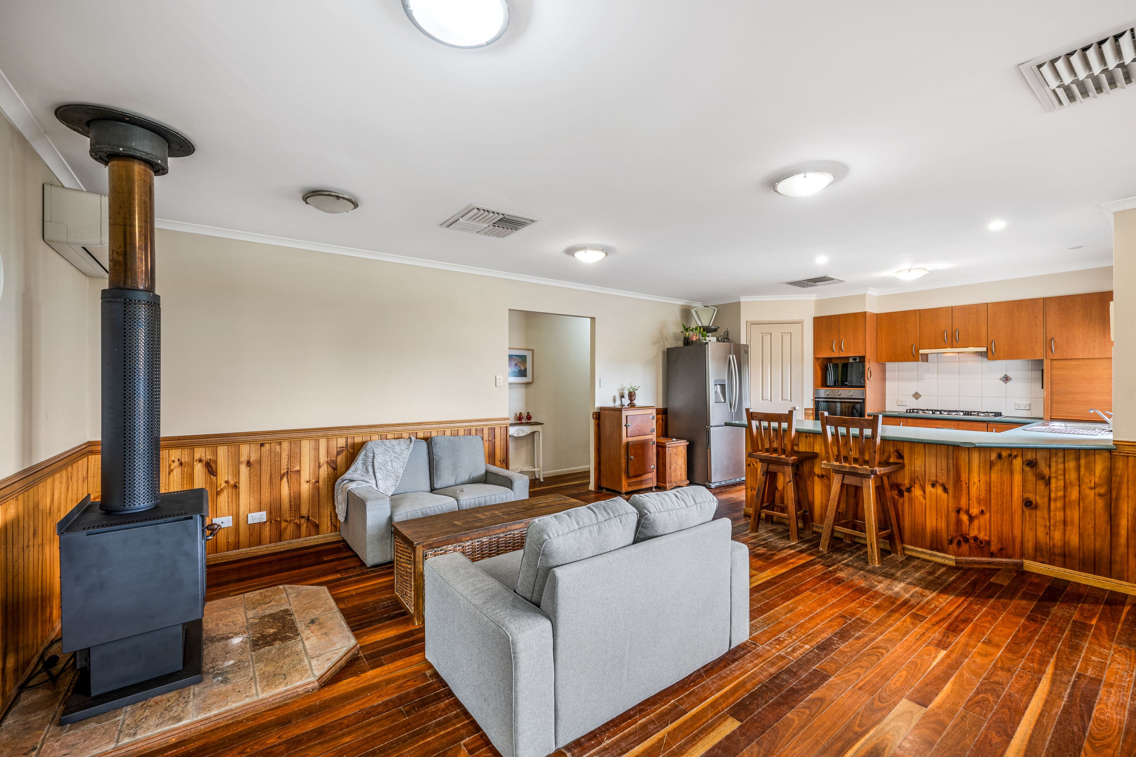 6 Knowles Place, Glass House Mountains QLD 4518, Glass House Mountains - Thumbnail 8