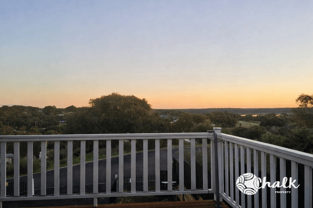 6 Hillview Court, Preston Beach - Thumbnail 2
