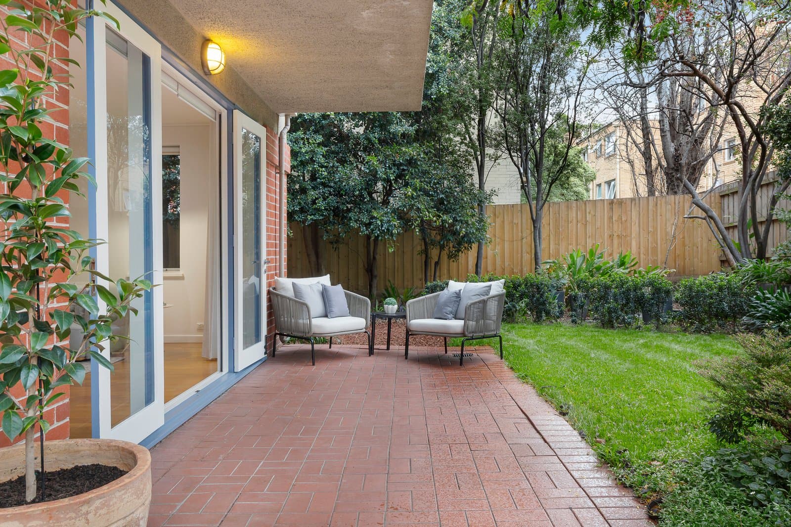 2/5 Ardoch Avenue, St Kilda East - Image 1