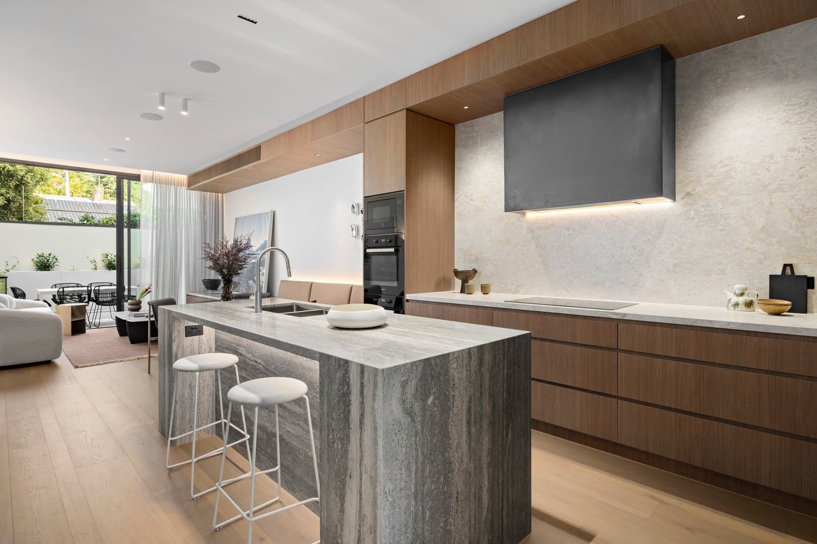 70 Ross Street, Port Melbourne - Thumbnail 2