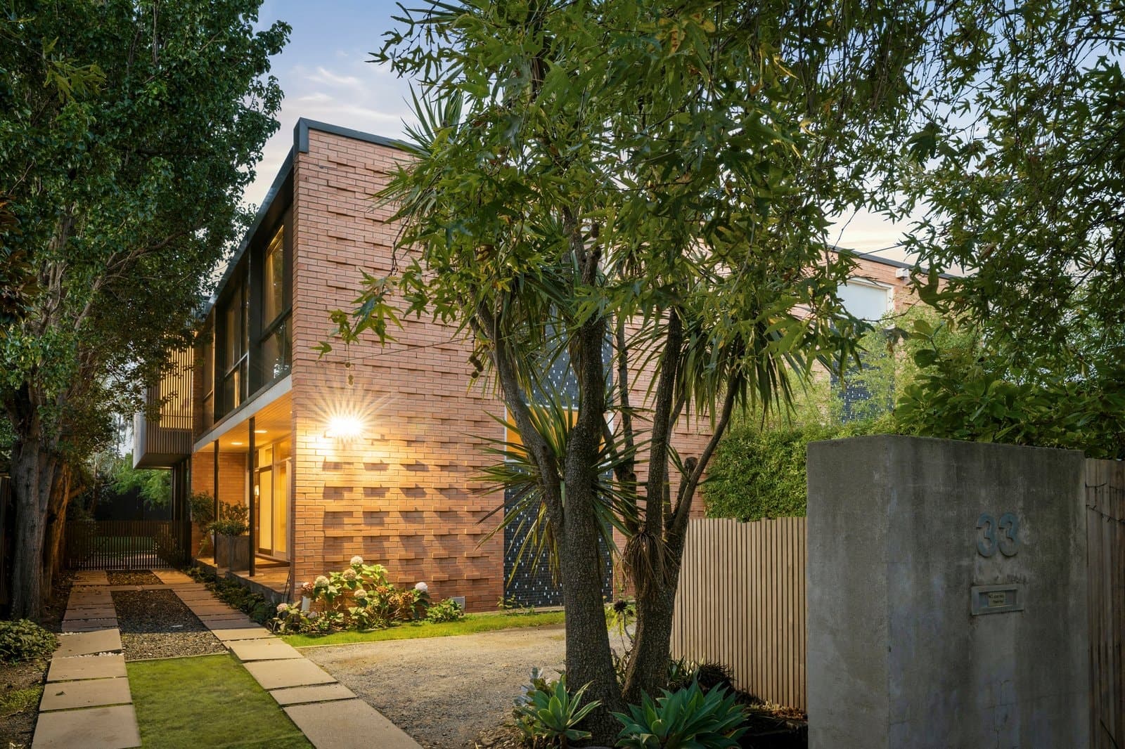 33 Pine Street, Brighton East - Thumbnail 2