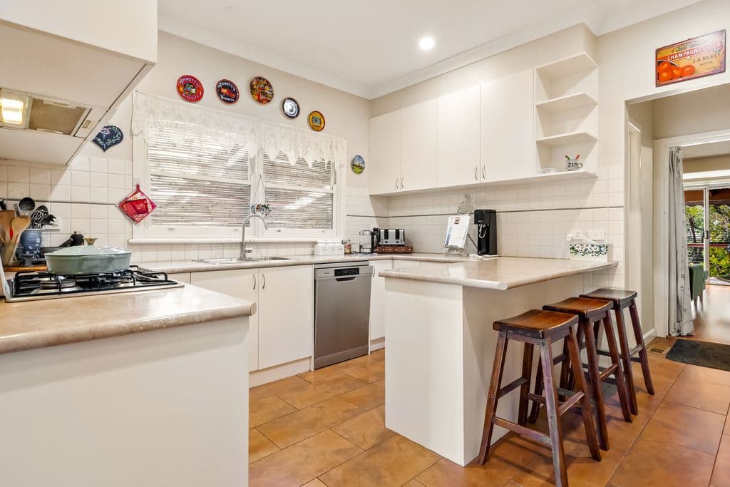 318 Grimshaw Street, Watsonia North, VIC, 3087, Watsonia North - Thumbnail 6