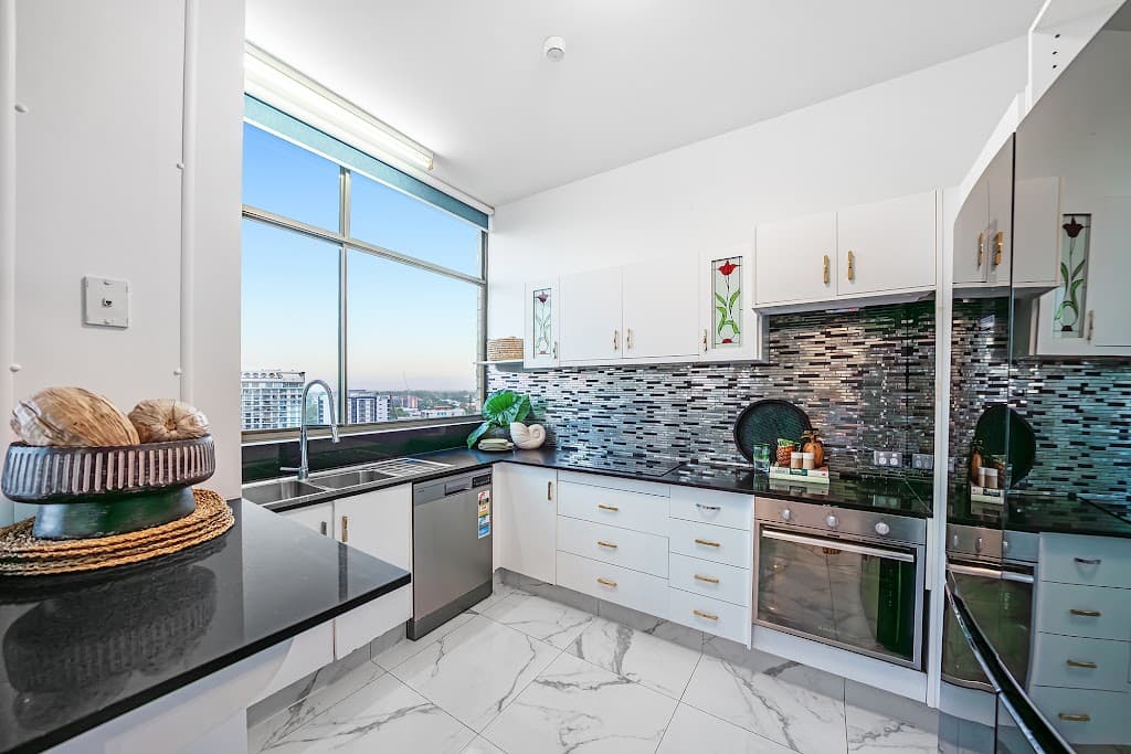 16c/10 Marine Parade, Southport, QLD, 4215, Southport - Thumbnail 2