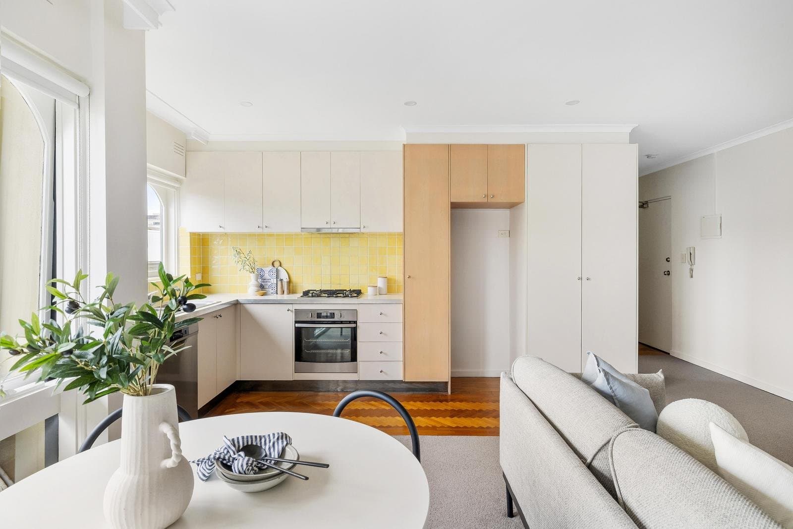 10/3 Irving Street, Malvern, Malvern - Thumbnail 2