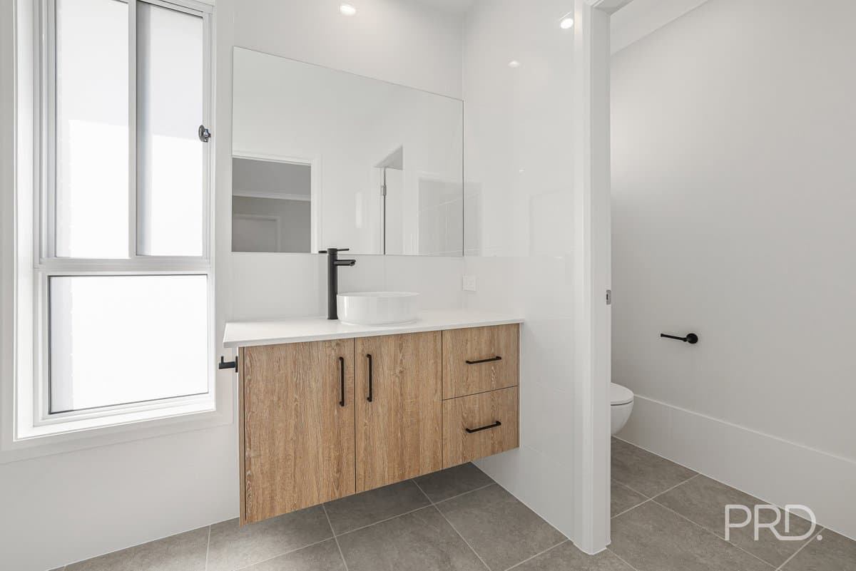 8 Crested Avenue, TAMWORTH NSW 2340, Tamworth - Thumbnail 6
