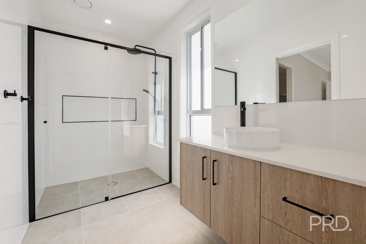8 Crested Avenue, TAMWORTH NSW 2340, Tamworth - Thumbnail 7