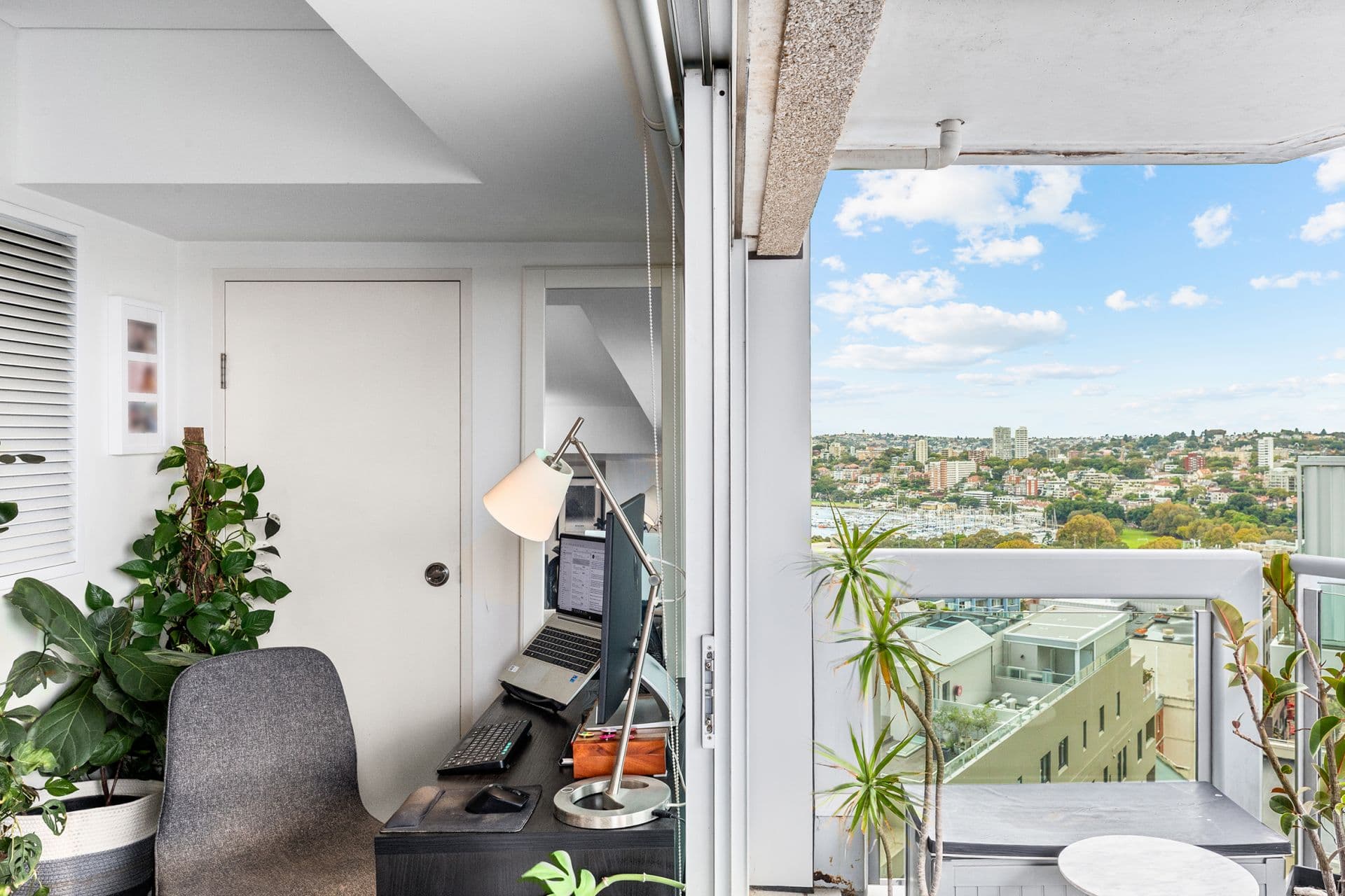 Just a moment..., Potts Point - Thumbnail 8
