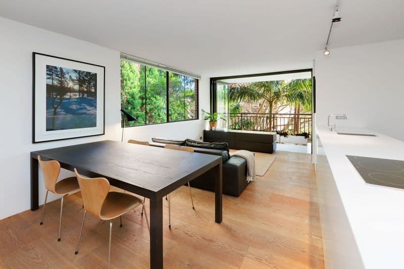 Just a moment..., Potts Point - Image 1
