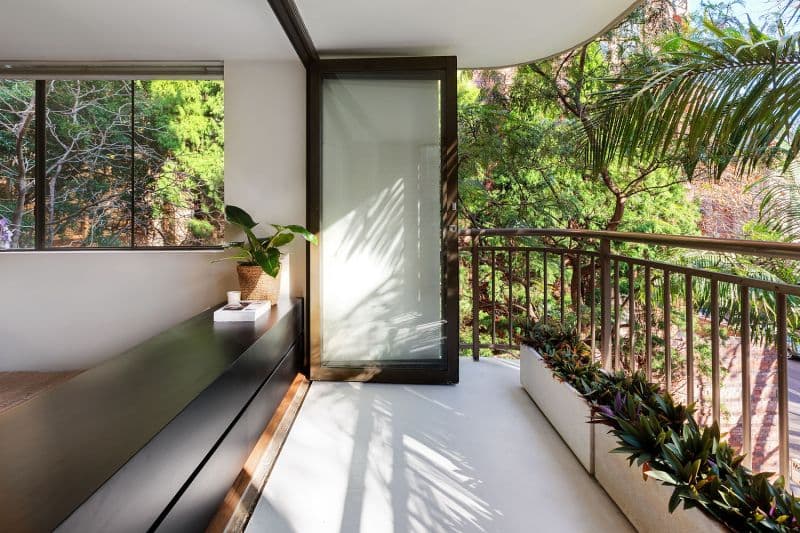 Just a moment..., Potts Point - Thumbnail 3