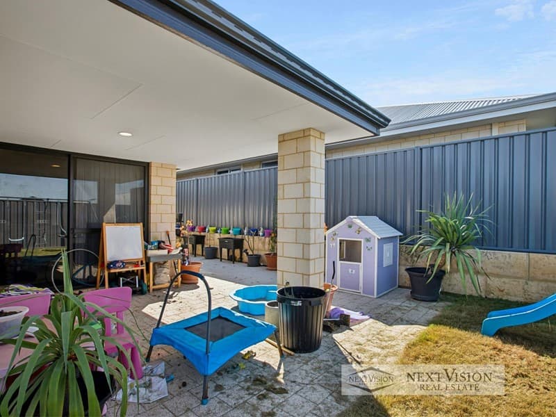 6 Corymbia Way, Hammond Park, Hammond Park - Image 1