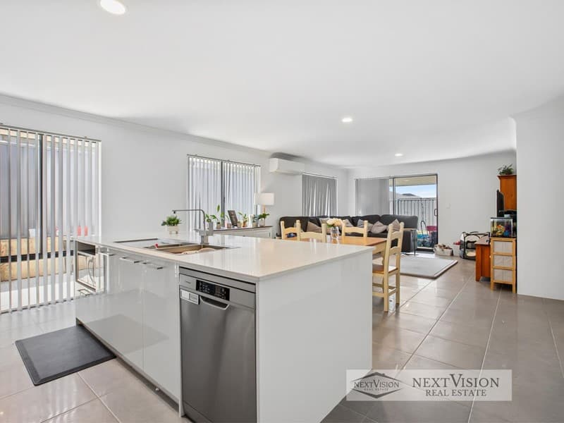 6 Corymbia Way, Hammond Park, Hammond Park - Thumbnail 6
