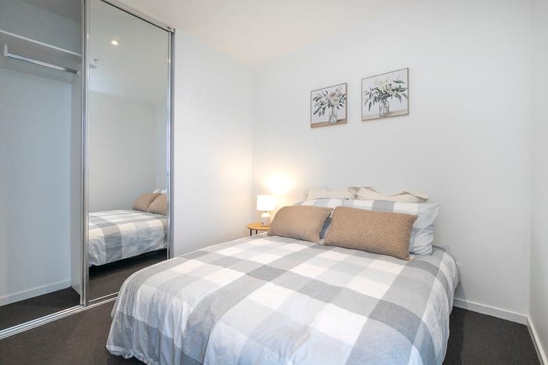 2310/8 Hallenstein Street, Footscray - Thumbnail 2