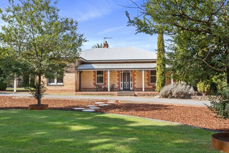 35-37 Adelaide Road, Strathalbyn - Image 1