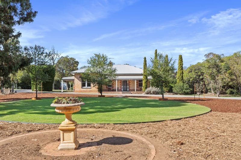 35-37 Adelaide Road, Strathalbyn - Thumbnail 3