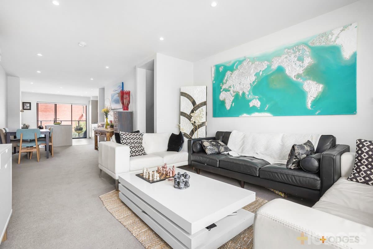 42 Ambrose Avenue, Cheltenham, VIC, 3192, Cheltenham - Thumbnail 2