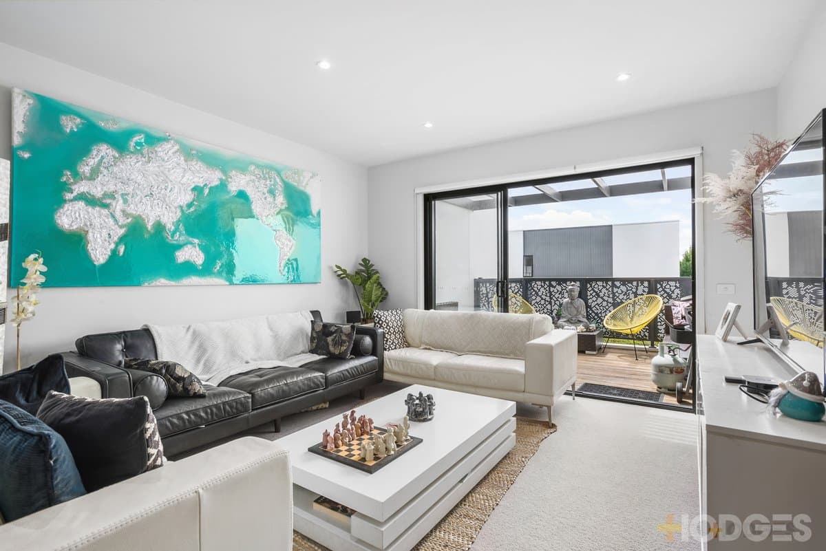 42 Ambrose Avenue, Cheltenham, VIC, 3192, Cheltenham - Thumbnail 3