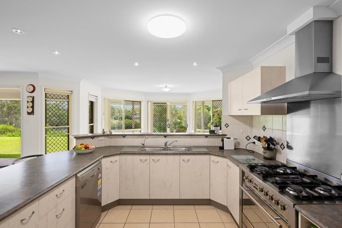 43 Parragilga Lane, D'Aguilar - Thumbnail 6