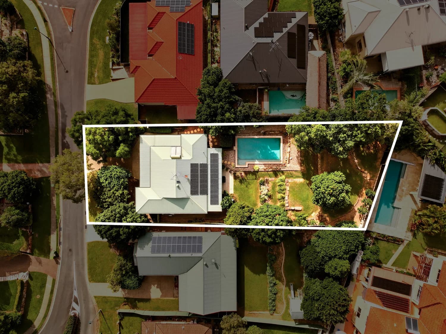 16 Granada Drive, Eatons Hill, QLD, 4037, Eatons Hill - Thumbnail 2