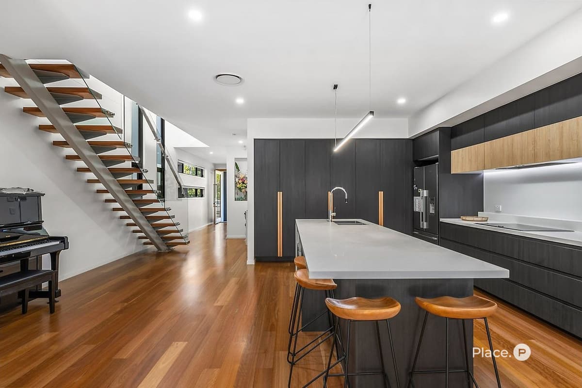 34 Lytton Road, Bulimba - Thumbnail 2