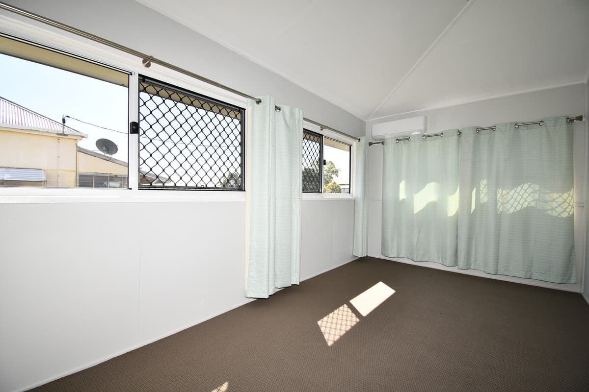 402 Campbell Street, Depot Hill, Depot Hill - Thumbnail 8