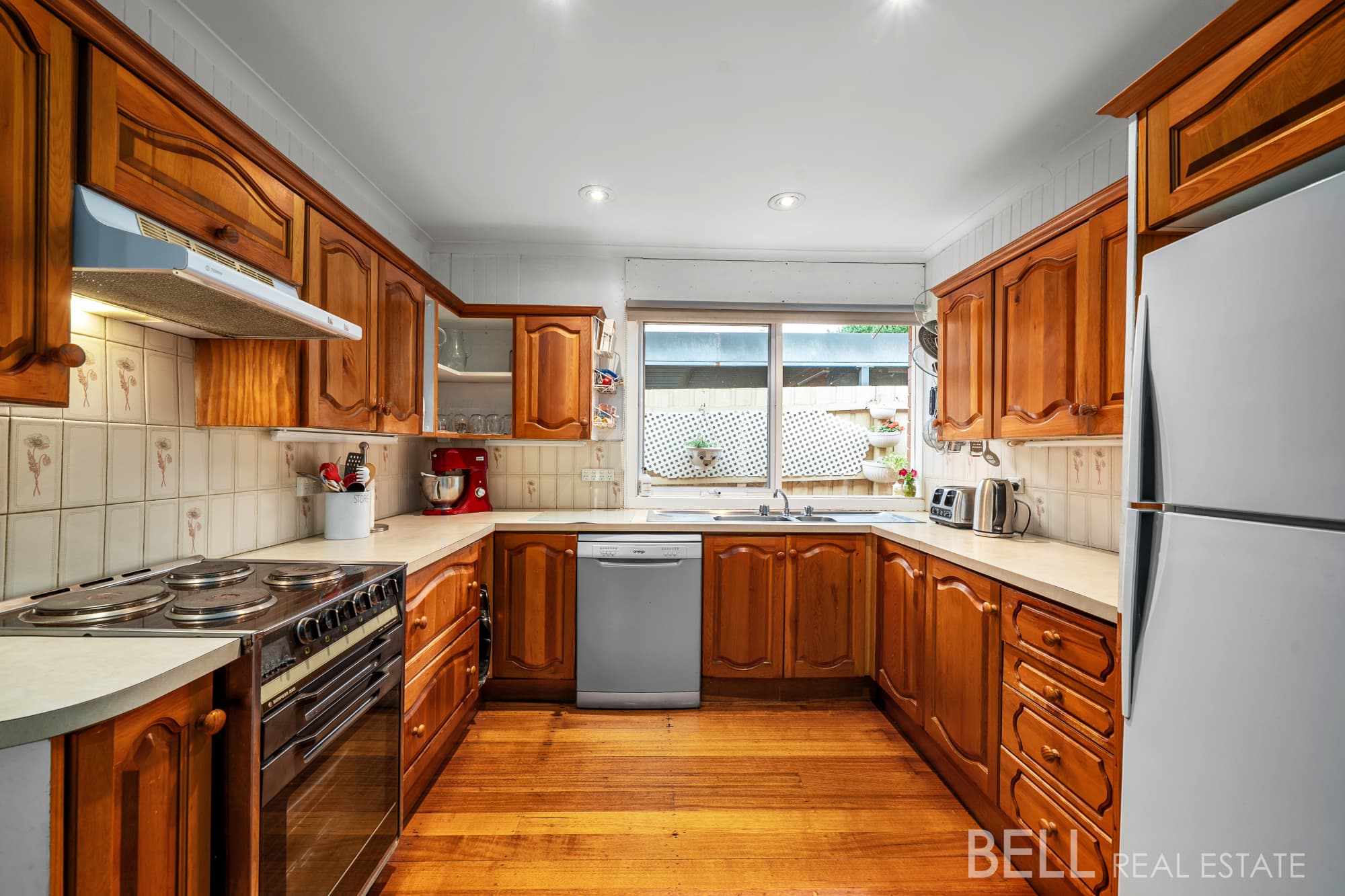 7 Walnut Drive, KILSYTH, Kilsyth - Thumbnail 3