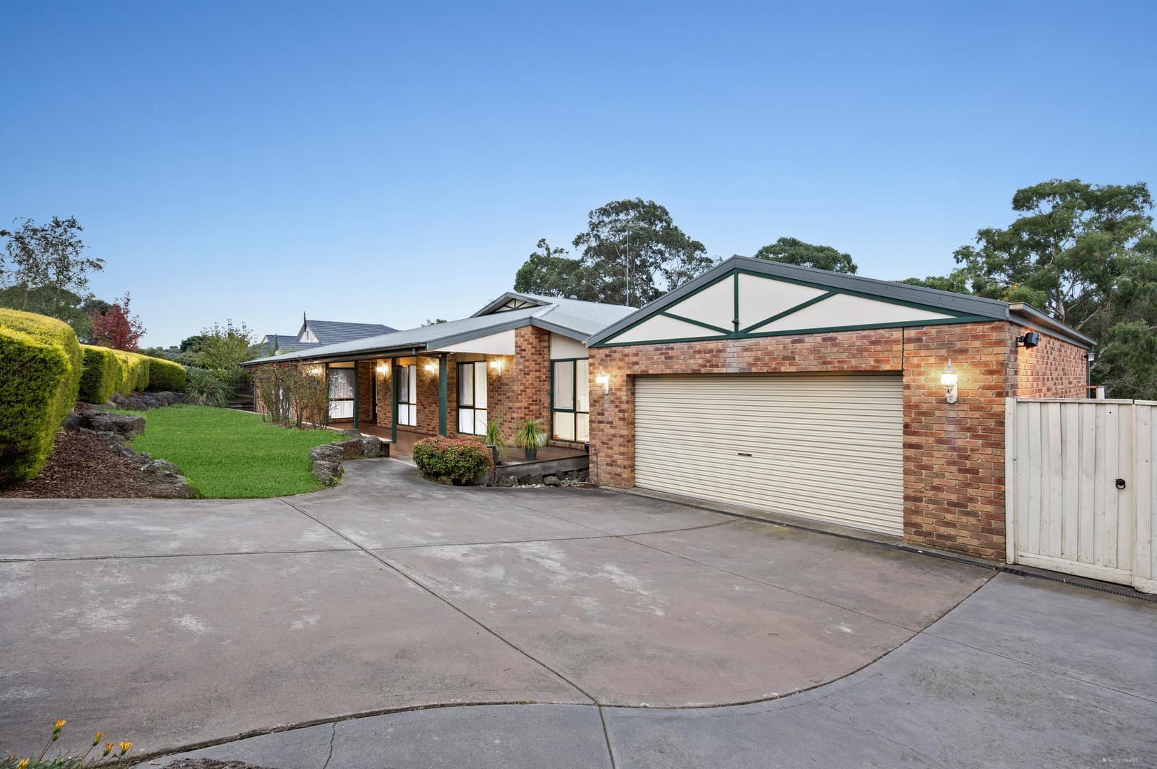 15 Hawkhurst Court, Eltham, VIC 3095, Eltham - Image 1