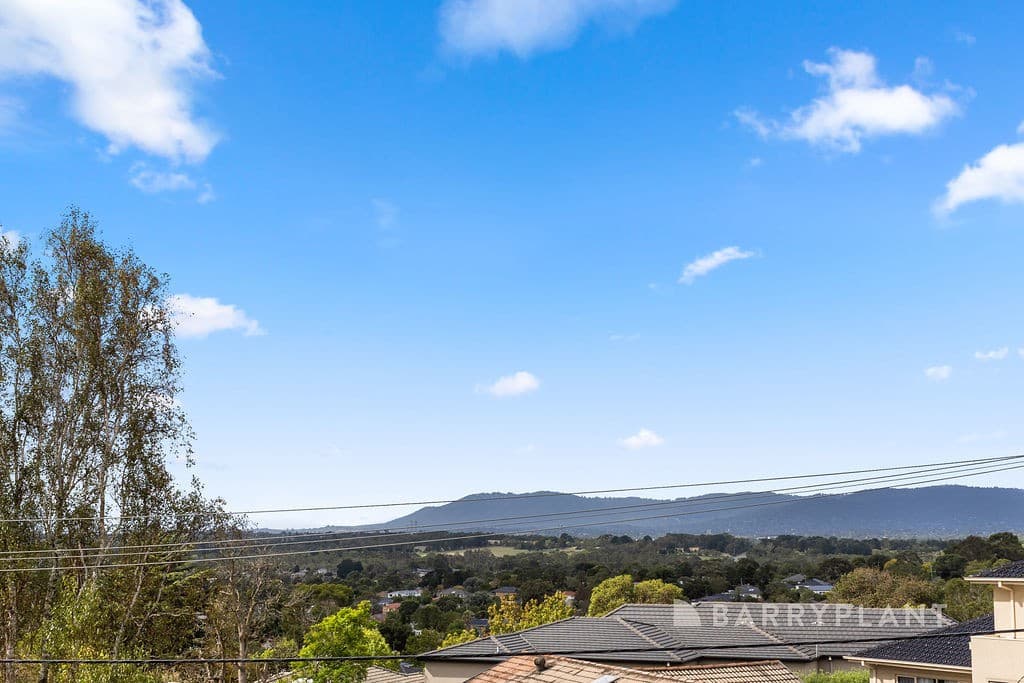 36 Hinkler Road, Glen Waverley, VIC 3150, Glen Waverley - Thumbnail 2