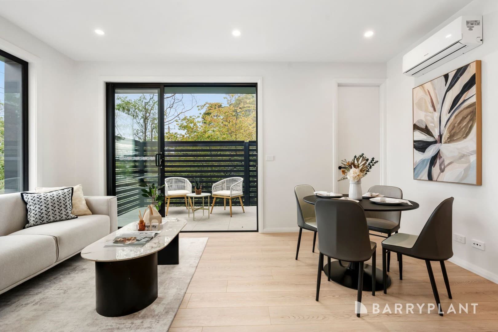 1/230 Hull Road, Mooroolbark, VIC 3138, Mooroolbark - Thumbnail 2